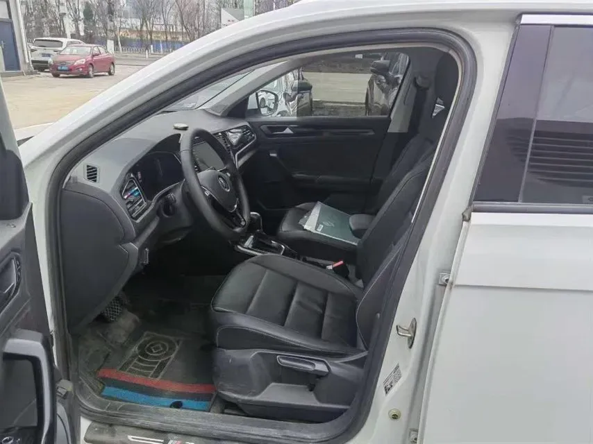 2021 Volkswagen T-Roc 1.4T 150HP L4 7DCT,autocango,china used car exporter,china ev exporter,chinese used car exporter,chinese used ev exporter