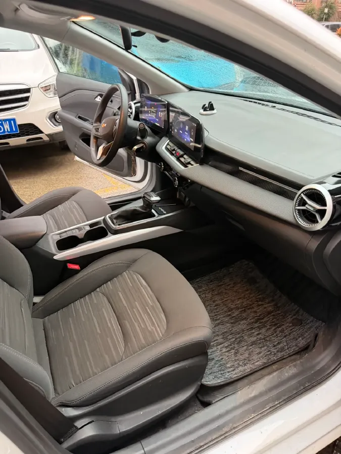 2024 Chevrolet Monza 1.5L 113HP L4 6DCT,autocango,china used car exporter,china ev exporter,chinese used car exporter,chinese used ev exporter