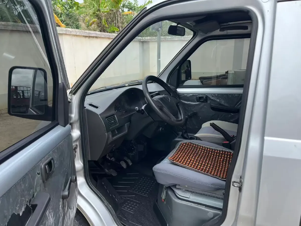 2023 WuLing RongGuang Mini Truck 1.5L 102HP L4 5MT,autocango,china used car exporter,china ev exporter,chinese used car exporter,chinese used ev exporter