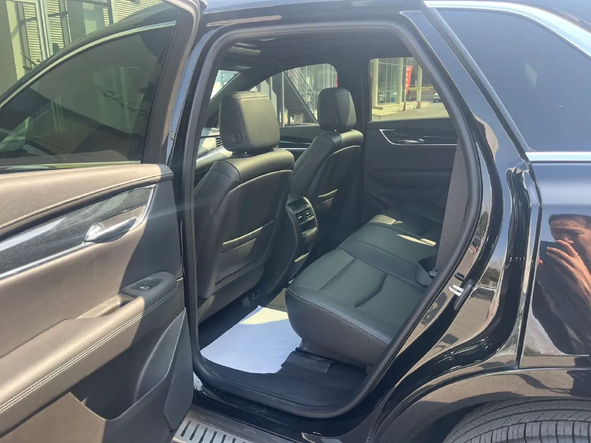 2024 Cadillac XT5 2.0T 237HP L4 9AT,autocango,china used car exporter,china ev exporter,chinese used car exporter,chinese used ev exporter