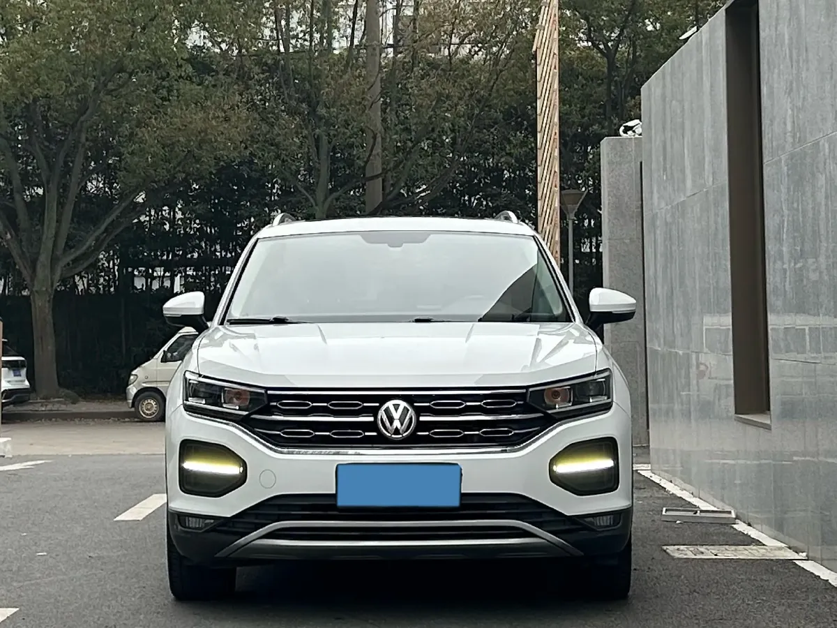 2019 Jeep Cherokee 2.0T 234HP L4 9AT,autocango,china used car exporter,china ev exporter,chinese used car exporter,chinese used ev exporter