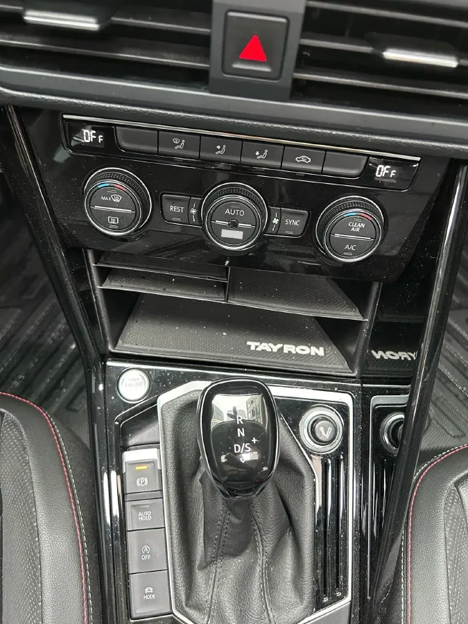 2019 Jeep Cherokee 2.0T 234HP L4 9AT,autocango,china used car exporter,china ev exporter,chinese used car exporter,chinese used ev exporter