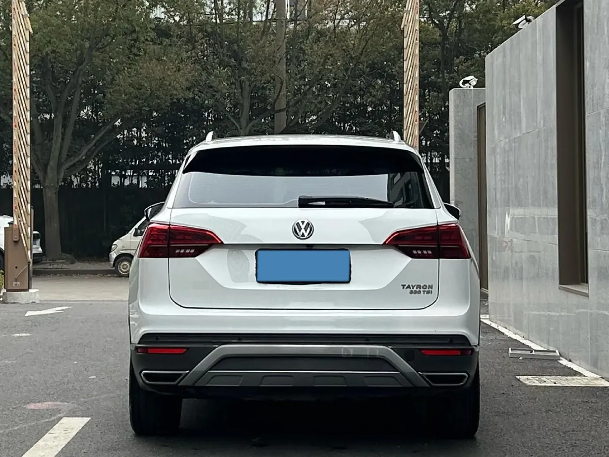 2019 Jeep Cherokee 2.0T 234HP L4 9AT,autocango,china used car exporter,china ev exporter,chinese used car exporter,chinese used ev exporter