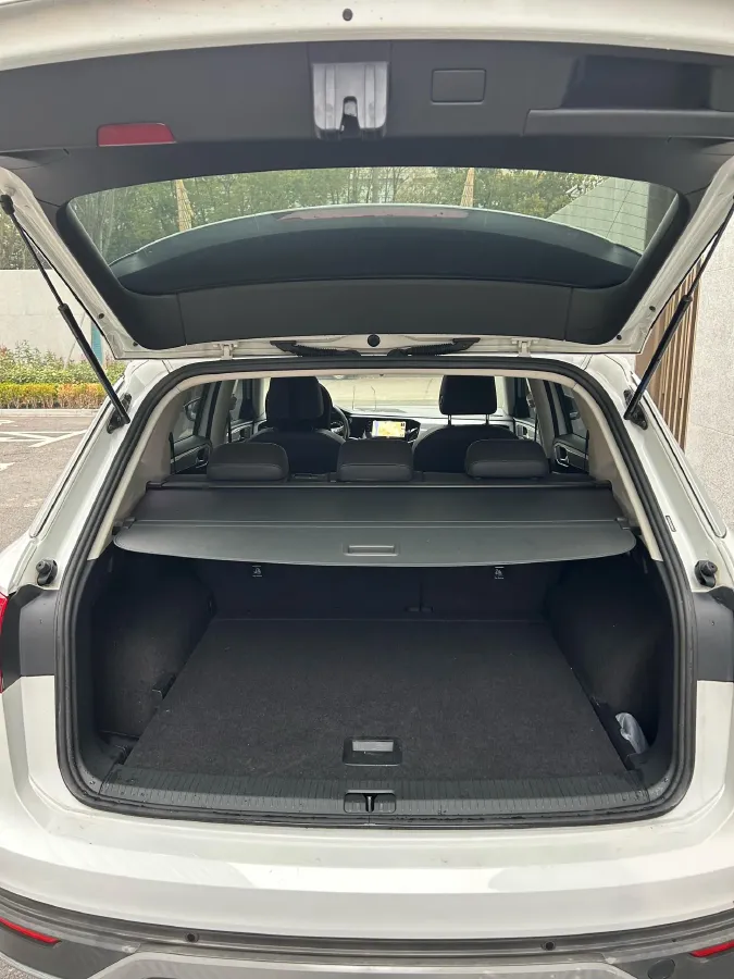 2019 Jeep Cherokee 2.0T 234HP L4 9AT,autocango,china used car exporter,china ev exporter,chinese used car exporter,chinese used ev exporter