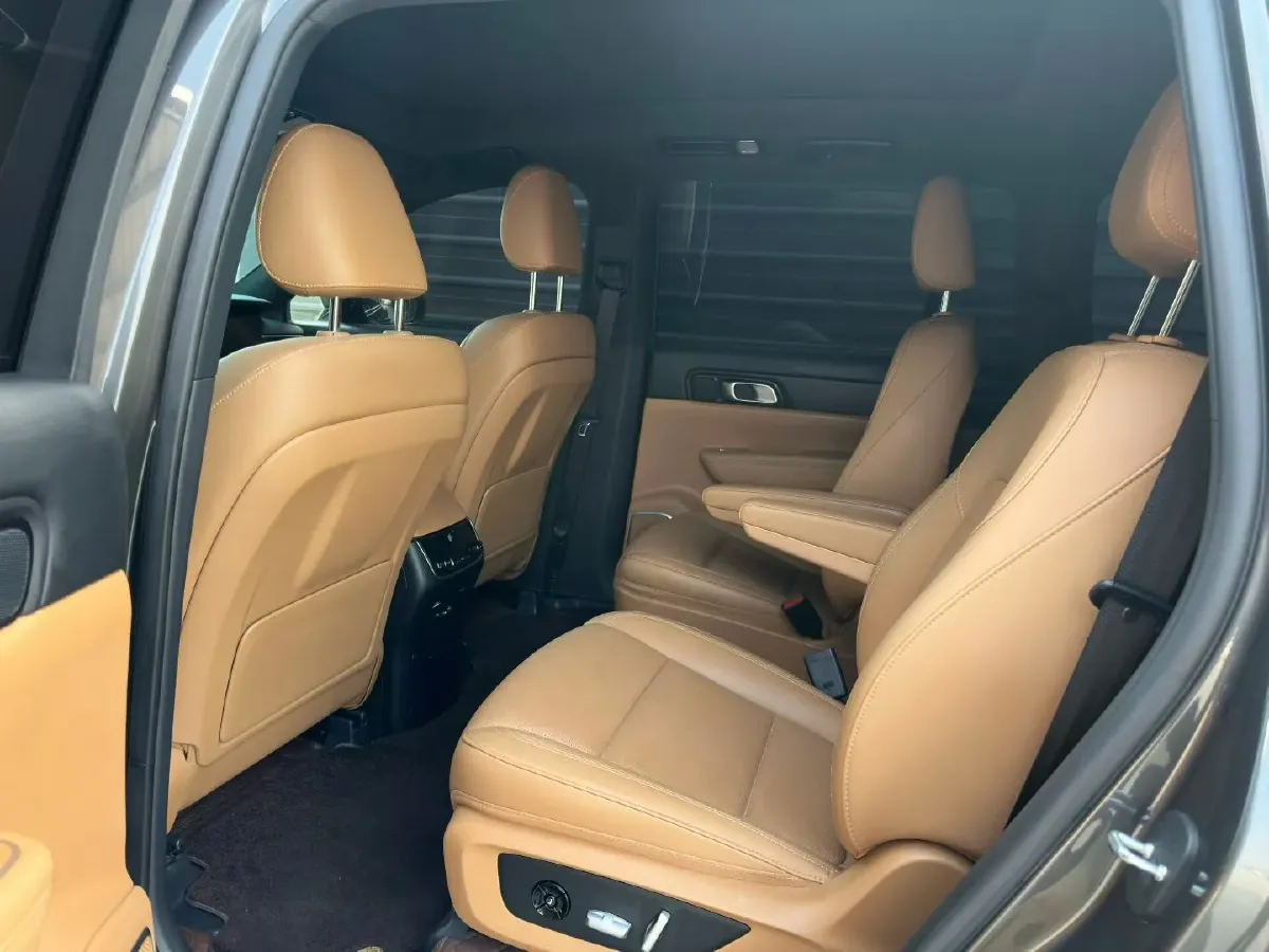 2021 Li ONE Range Extended 131HP REEV 40.5KWH,autocango,china used car exporter,china ev exporter,chinese used car exporter,chinese used ev exporter