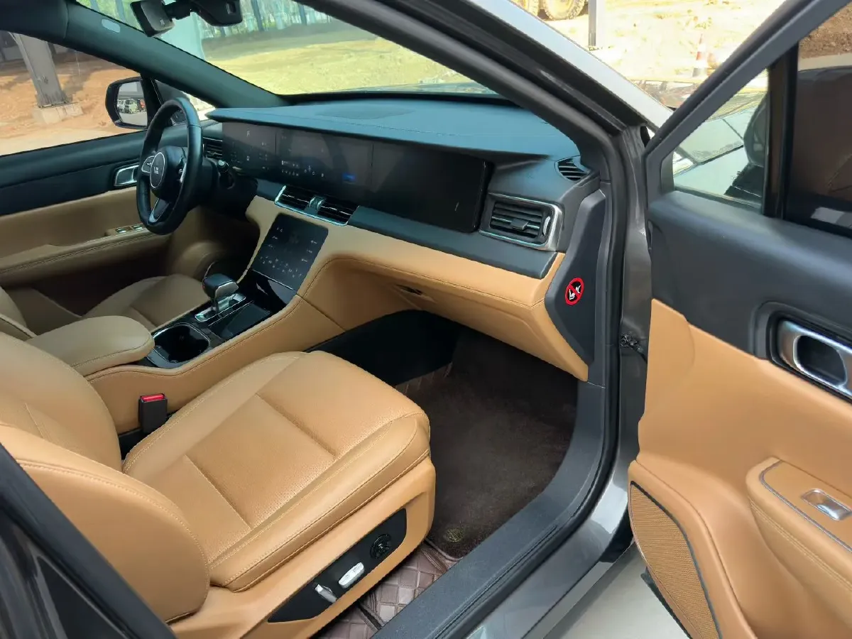 2021 Li ONE Range Extended 131HP REEV 40.5KWH,autocango,china used car exporter,china ev exporter,chinese used car exporter,chinese used ev exporter