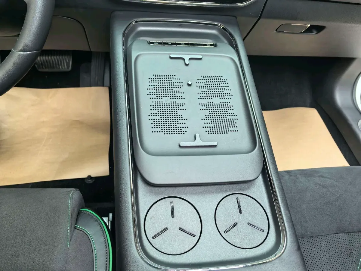 2025 Voyah FREE 1.5T 150HP L4 REEV 43KWH,autocango,china used car exporter,china ev exporter,chinese used car exporter,chinese used ev exporter