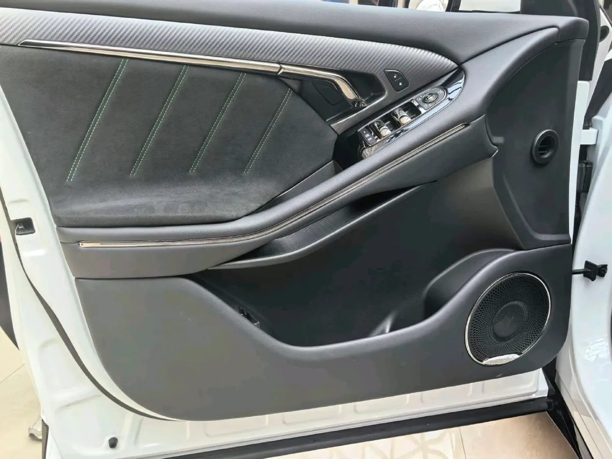 2025 Voyah FREE 1.5T 150HP L4 REEV 43KWH,autocango,china used car exporter,china ev exporter,chinese used car exporter,chinese used ev exporter