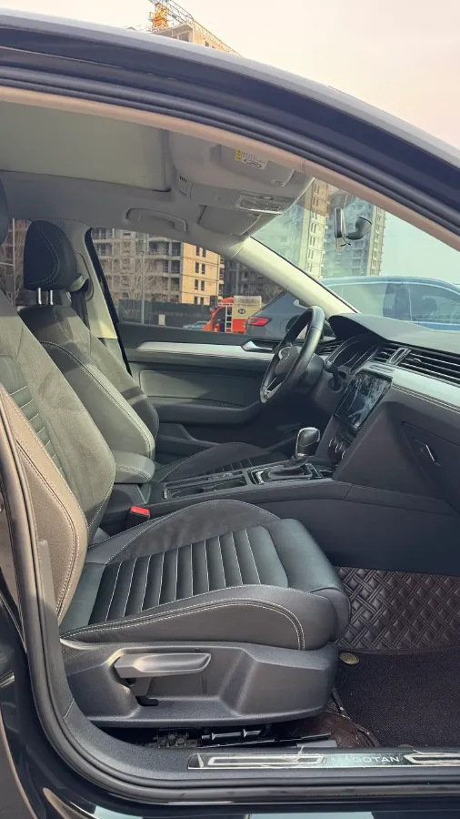 2020 Volkswagen Magotan 1.4T 150HP L4 7DCT,autocango,china used car exporter,china ev exporter,chinese used car exporter,chinese used ev exporter