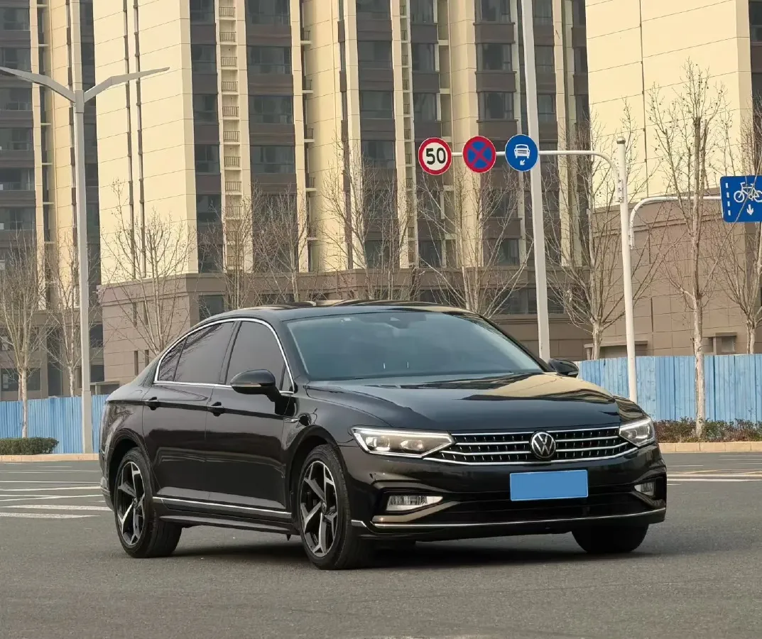 2023 Volkswagen Magotan 2.0T 186HP L4 7DCT,autocango,china used car exporter,china ev exporter,chinese used car exporter,chinese used ev exporter