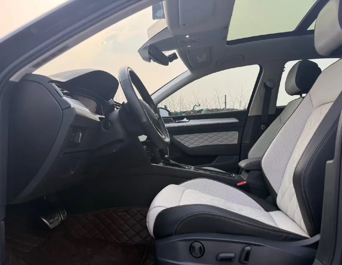 2023 Volkswagen Magotan 2.0T 186HP L4 7DCT,autocango,china used car exporter,china ev exporter,chinese used car exporter,chinese used ev exporter