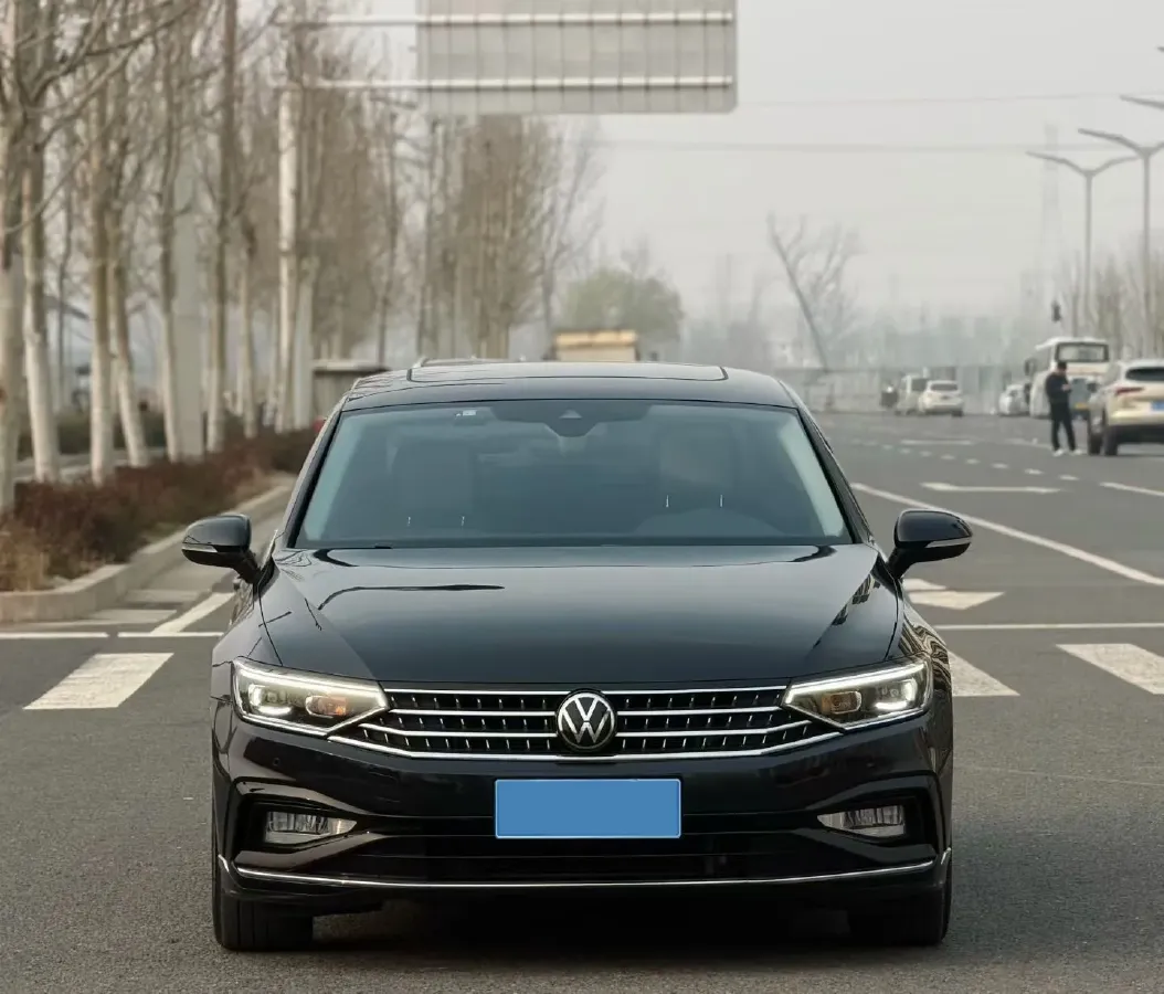 2023 Volkswagen Magotan 2.0T 186HP L4 7DCT,autocango,china used car exporter,china ev exporter,chinese used car exporter,chinese used ev exporter
