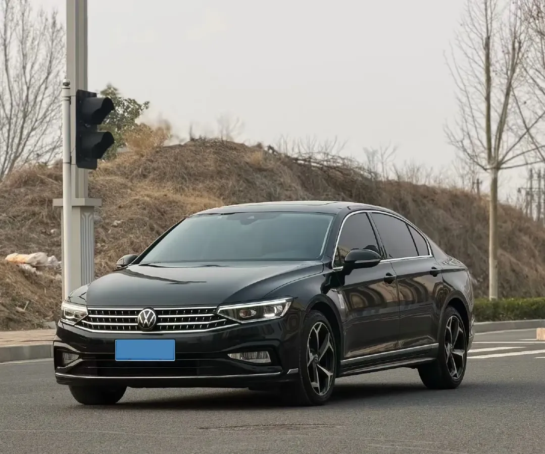 2023 Volkswagen Magotan 2.0T 186HP L4 7DCT,autocango,china used car exporter,china ev exporter,chinese used car exporter,chinese used ev exporter