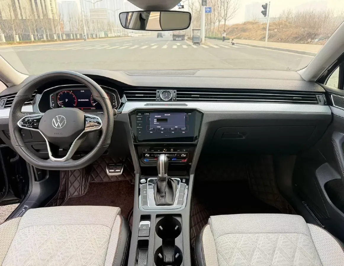 2023 Volkswagen Magotan 2.0T 186HP L4 7DCT,autocango,china used car exporter,china ev exporter,chinese used car exporter,chinese used ev exporter