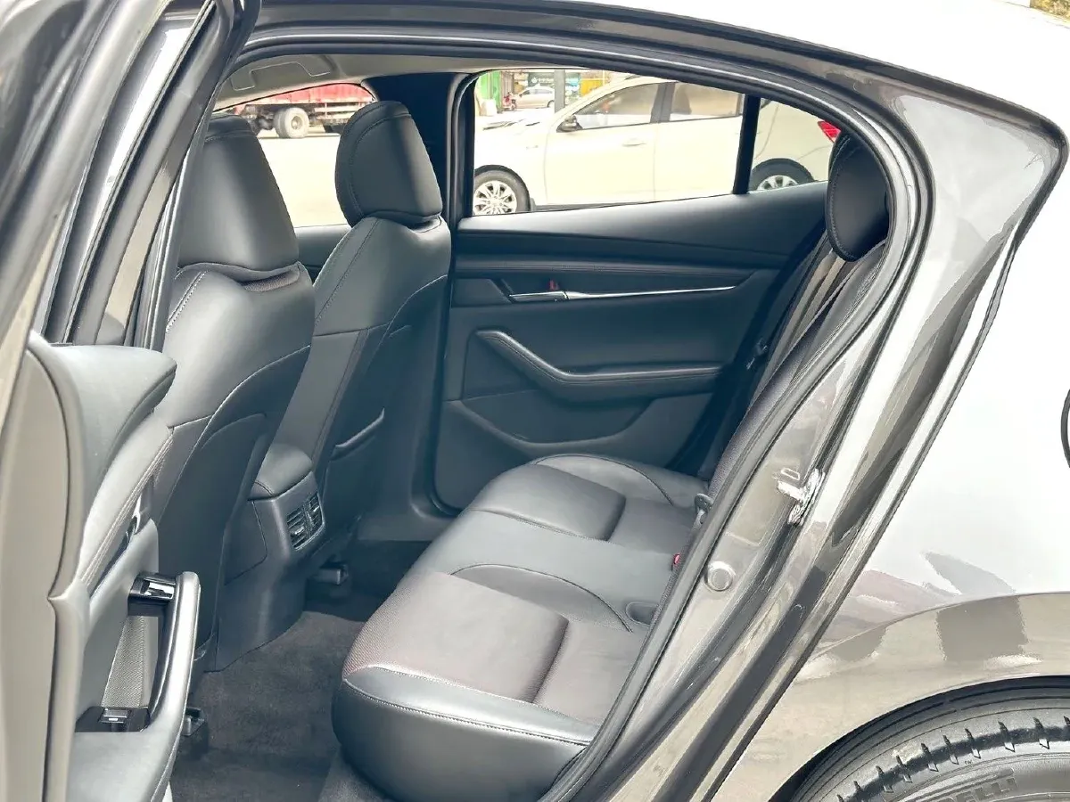 2020 Mazda 3 Axela 2.0L 158HP L4 6AT,autocango,china used car exporter,china ev exporter,chinese used car exporter,chinese used ev exporter