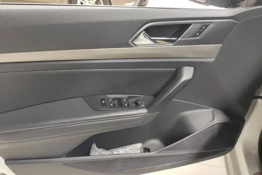 2022 Volkswagen Sagitar 1.2T 116HP L4 7DCT,autocango,china used car exporter,china ev exporter,chinese used car exporter,chinese used ev exporter