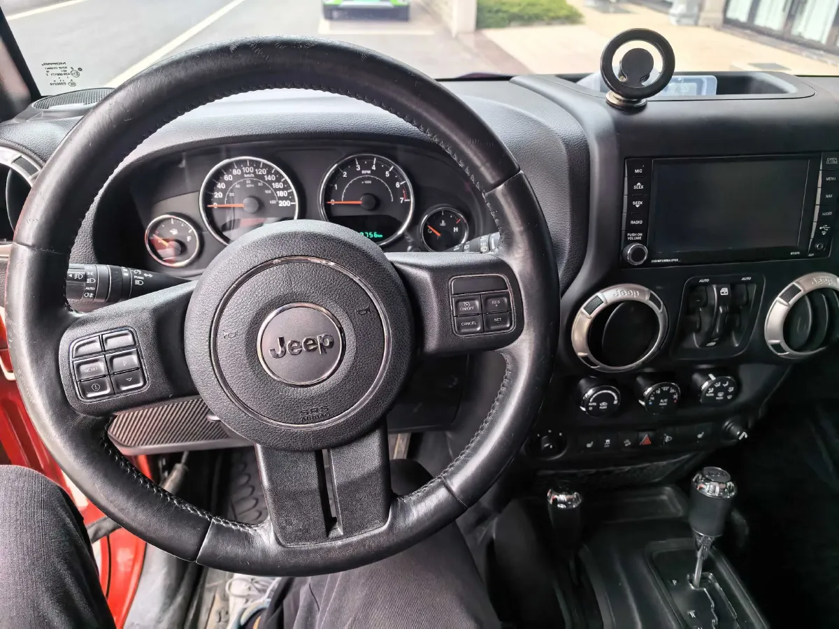 2017 Jeep Wrangler 3.6L 284HP V6 5AT,autocango,china used car exporter,china ev exporter,chinese used car exporter,chinese used ev exporter