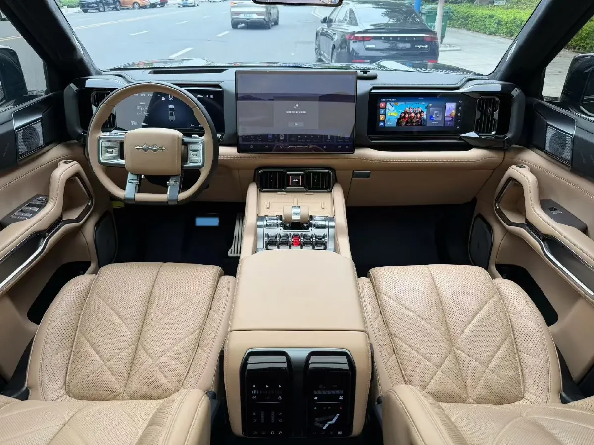 2025 FangChengBao Bao 8 2.0T 245HP L4 E-CVT PHEV 36.8KWH,autocango,china used car exporter,china ev exporter,chinese used car exporter,chinese used ev exporter