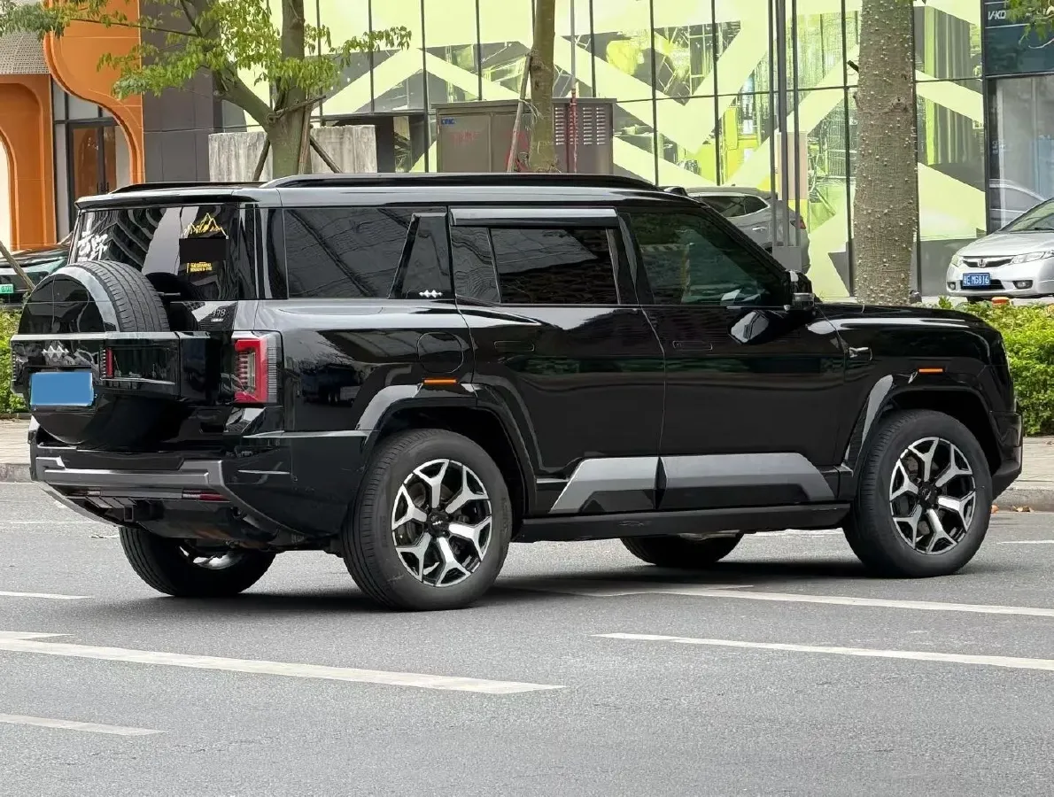 2025 FangChengBao Bao 8 2.0T 245HP L4 E-CVT PHEV 36.8KWH,autocango,china used car exporter,china ev exporter,chinese used car exporter,chinese used ev exporter