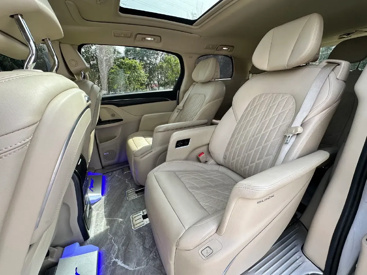 2022 Buick GL8 2.0T 237HP L4 9AT,autocango,china used car exporter,china ev exporter,chinese used car exporter,chinese used ev exporter