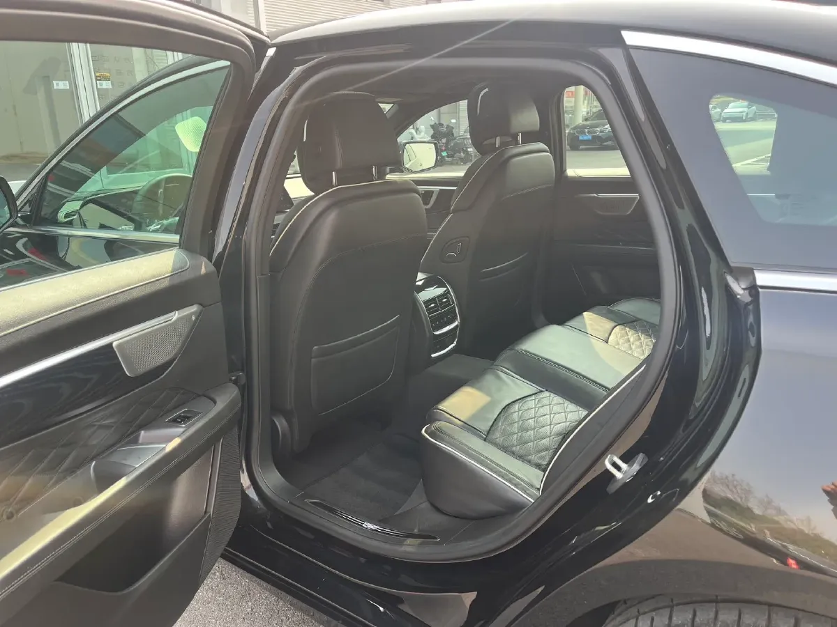 2023 Cadillac CT6 2.0T 237HP L4 10AT,autocango,china used car exporter,china ev exporter,chinese used car exporter,chinese used ev exporter