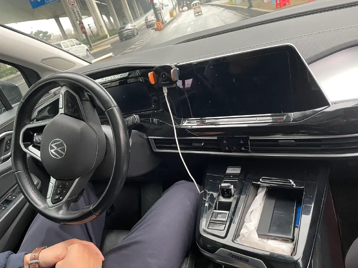 2022 Volkswagen Talagon 2.0T 220HP L4 7DCT,autocango,china used car exporter,china ev exporter,chinese used car exporter,chinese used ev exporter