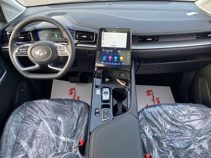 2024 Hyundai Custo 1.5T 170HP L4 8AT,autocango,china used car exporter,china ev exporter,chinese used car exporter,chinese used ev exporter