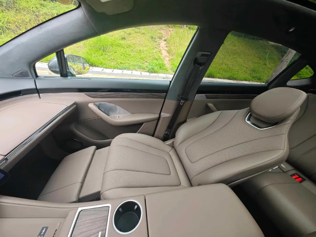 2025 Luxeed R7 REEV 156HP REEV 37KWH,autocango,china used car exporter,china ev exporter,chinese used car exporter,chinese used ev exporter