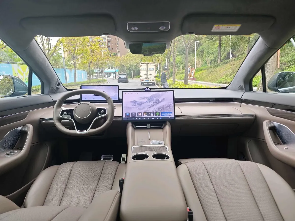 2025 Luxeed R7 REEV 156HP REEV 37KWH,autocango,china used car exporter,china ev exporter,chinese used car exporter,chinese used ev exporter