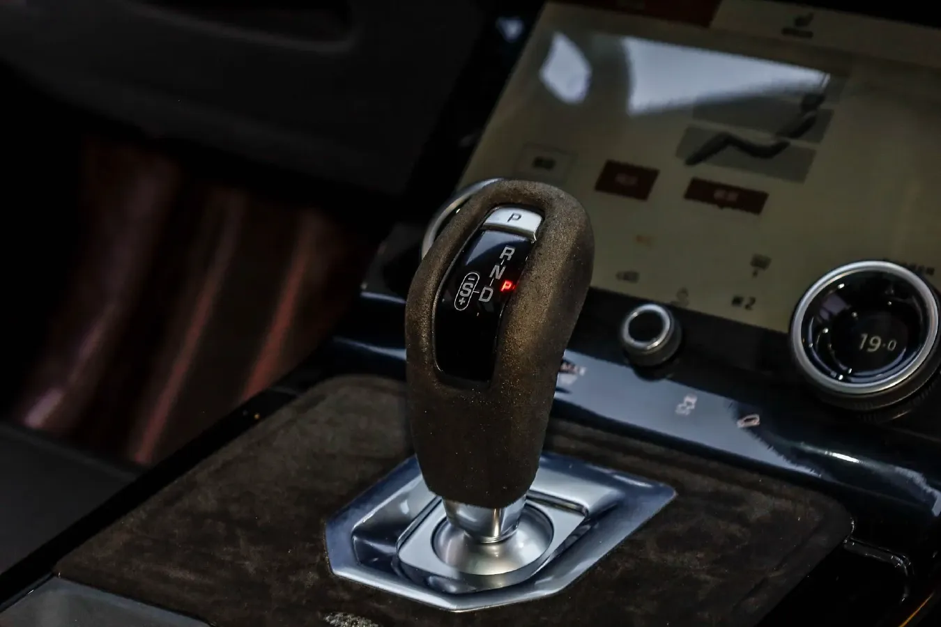 2023 Land Rover Range Rover Evoque 2.0T 249HP L4 9AT,autocango,china used car exporter,china ev exporter,chinese used car exporter,chinese used ev exporter