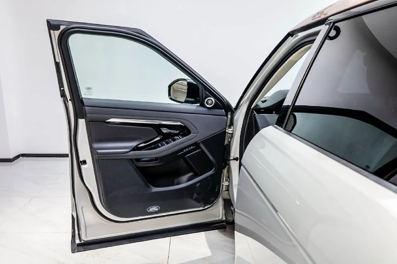 2023 Land Rover Range Rover Evoque 2.0T 249HP L4 9AT,autocango,china used car exporter,china ev exporter,chinese used car exporter,chinese used ev exporter