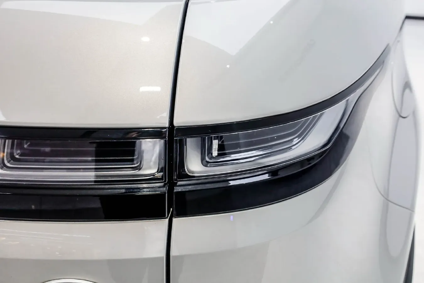 2023 Land Rover Range Rover Evoque 2.0T 249HP L4 9AT,autocango,china used car exporter,china ev exporter,chinese used car exporter,chinese used ev exporter