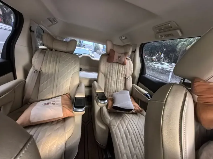 2023 Buick GL8 2.0T 237HP L4 9AT,autocango,china used car exporter,china ev exporter,chinese used car exporter,chinese used ev exporter