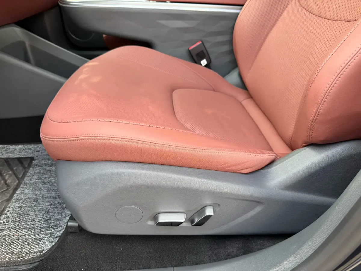 2026 ARCFOX αT5 BEV,autocango,china used car exporter,china ev exporter,chinese used car exporter,chinese used ev exporter