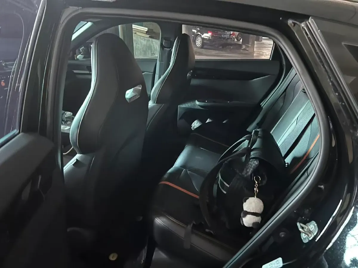 2024 ChangAn UNI-V 1.5T 188HP L4 7DCT,autocango,china used car exporter,china ev exporter,chinese used car exporter,chinese used ev exporter