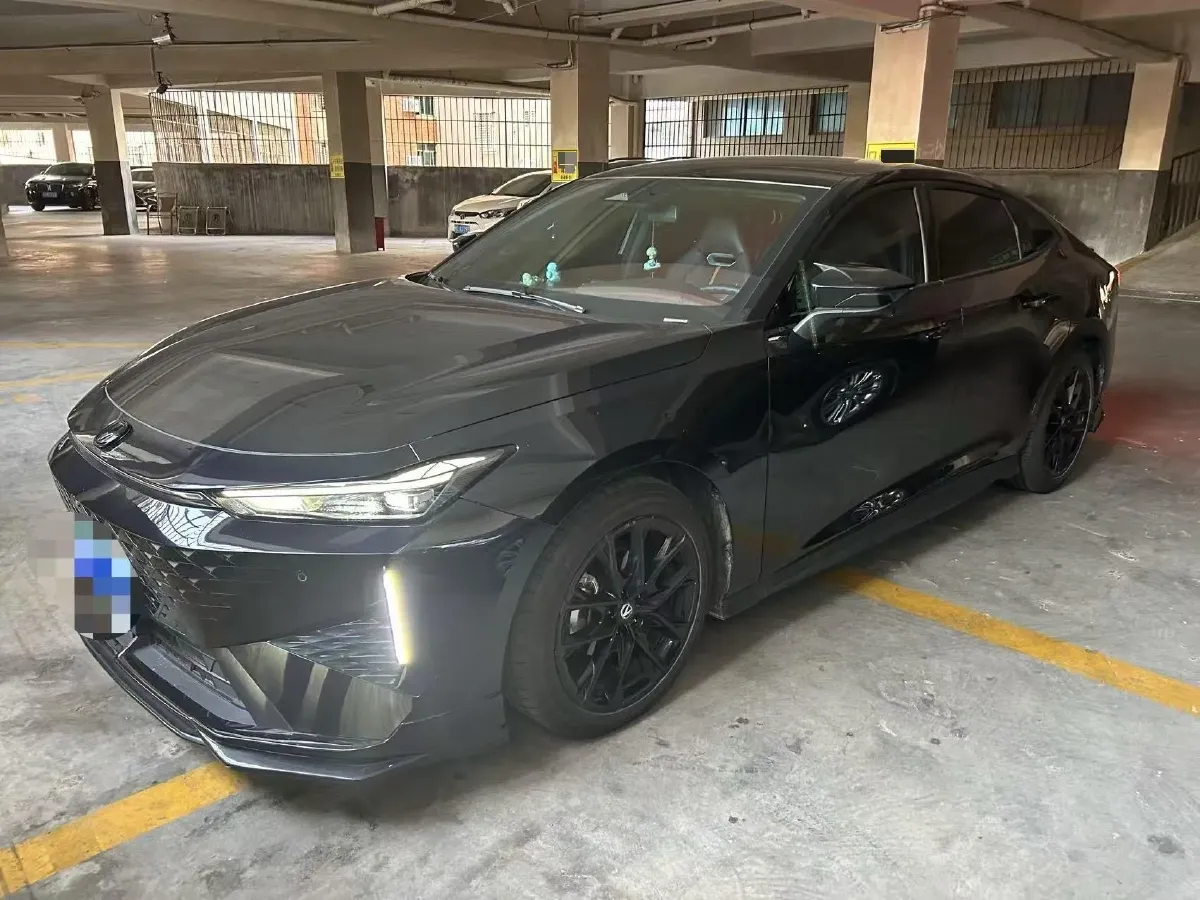 2024 ChangAn UNI-V 1.5T 188HP L4 7DCT,autocango,china used car exporter,china ev exporter,chinese used car exporter,chinese used ev exporter