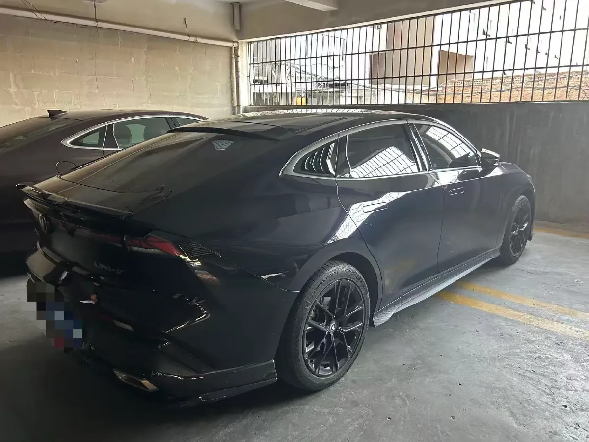 2024 ChangAn UNI-V 1.5T 188HP L4 7DCT,autocango,china used car exporter,china ev exporter,chinese used car exporter,chinese used ev exporter