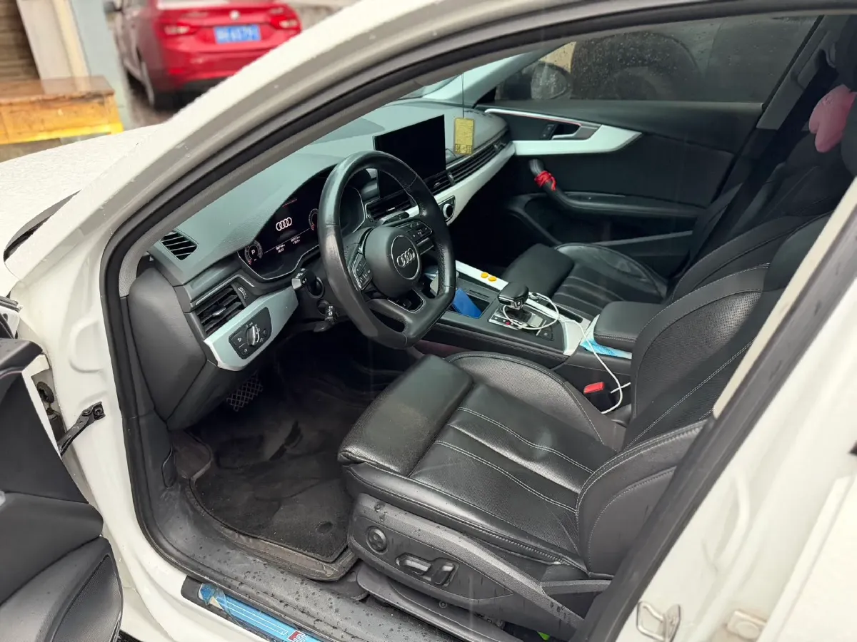 2022 Audi A4L 2.0T 190HP L4 7DCT,autocango,china used car exporter,china ev exporter,chinese used car exporter,chinese used ev exporter