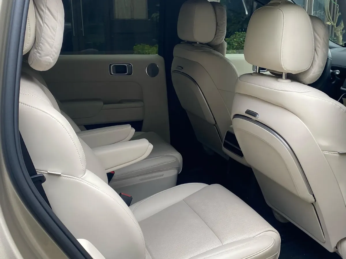 2023 Li L8 Range Extended 154HP REEV 40.9KWH,autocango,china used car exporter,china ev exporter,chinese used car exporter,chinese used ev exporter