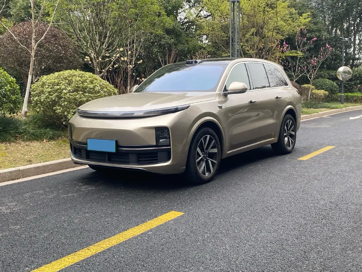 2023 Li L8 Range Extended 154HP REEV 40.9KWH,autocango,china used car exporter,china ev exporter,chinese used car exporter,chinese used ev exporter