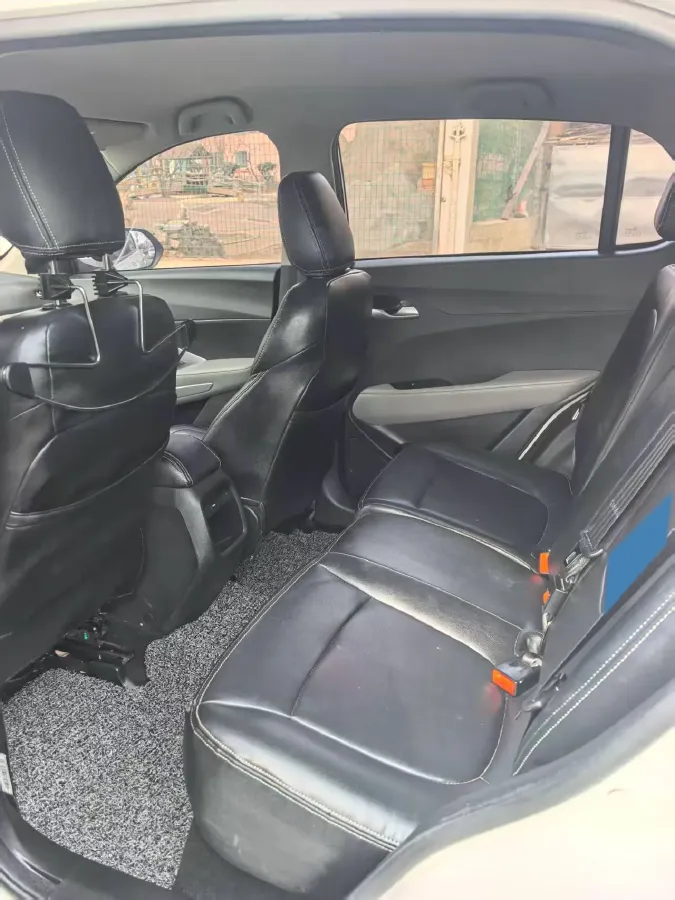 2019 BaoJun 730 1.5L 105HP L4 6MT,autocango,china used car exporter,china ev exporter,chinese used car exporter,chinese used ev exporter