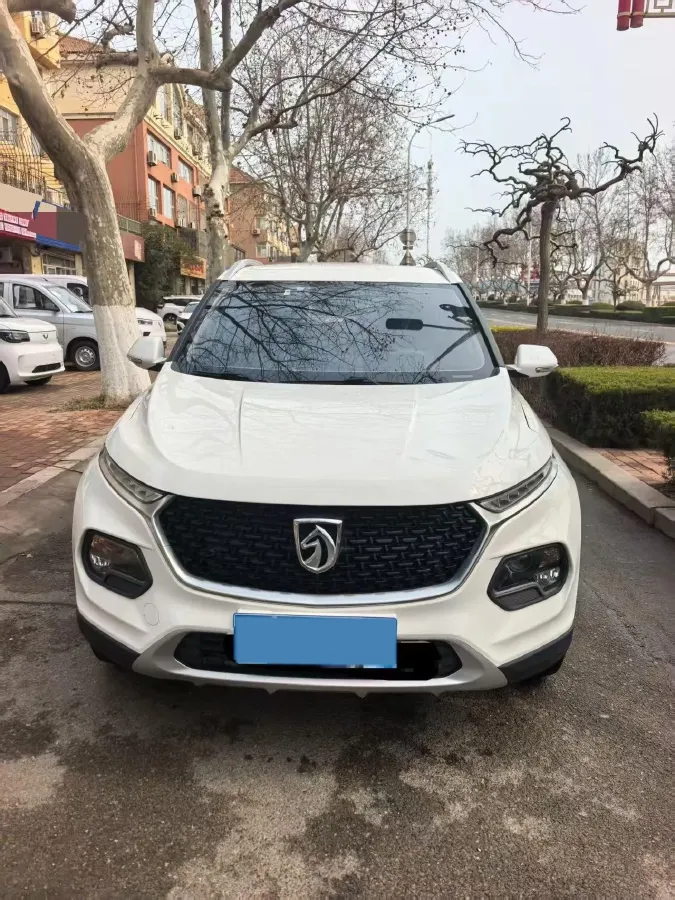 2019 BaoJun 730 1.5L 105HP L4 6MT,autocango,china used car exporter,china ev exporter,chinese used car exporter,chinese used ev exporter