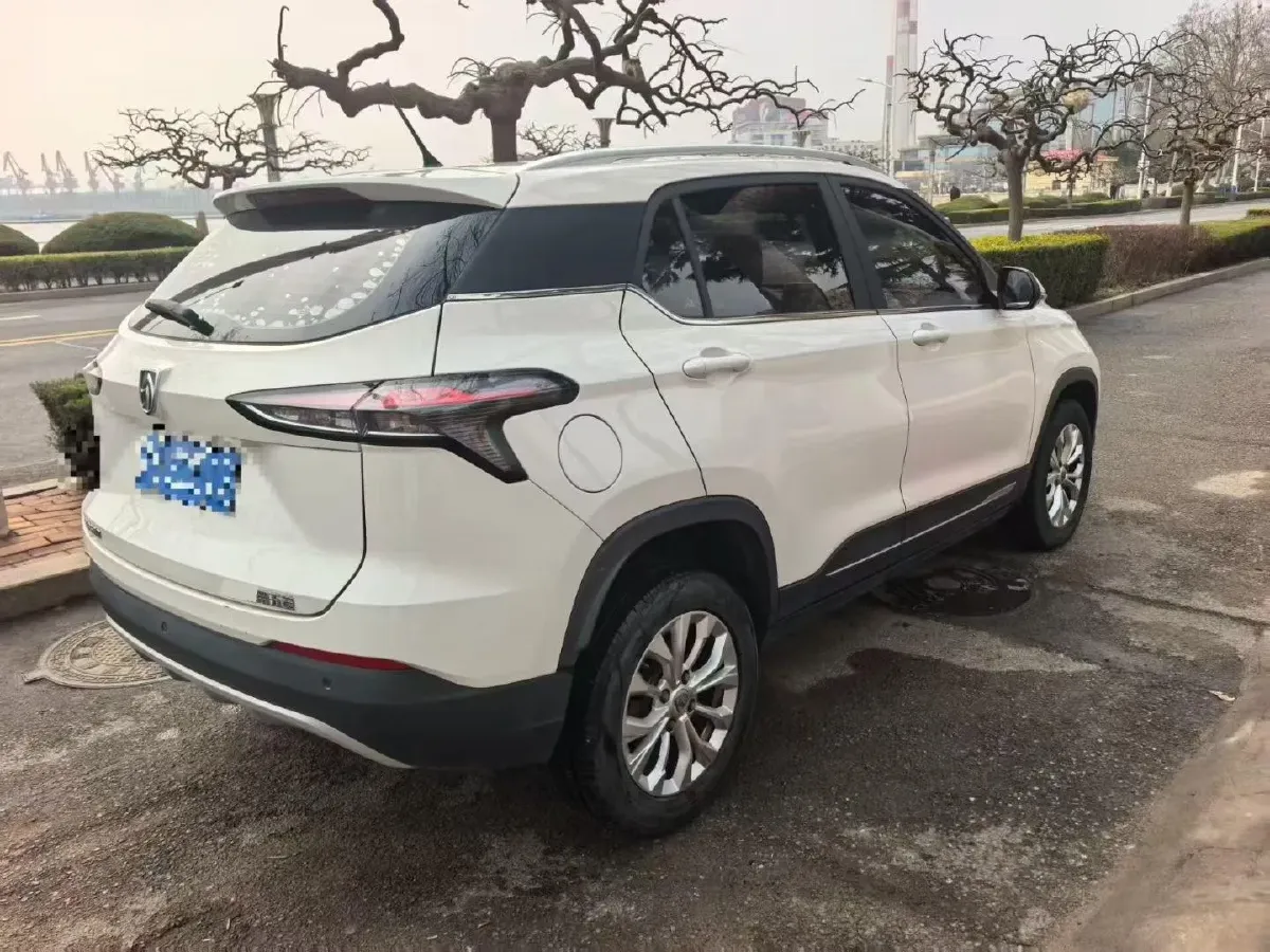 2019 BaoJun 730 1.5L 105HP L4 6MT,autocango,china used car exporter,china ev exporter,chinese used car exporter,chinese used ev exporter