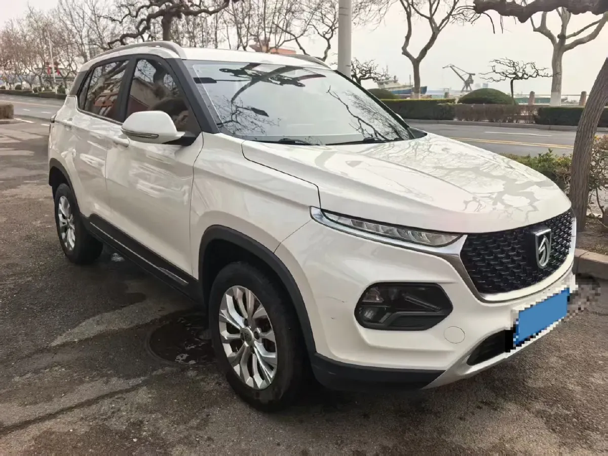 2019 BaoJun 730 1.5L 105HP L4 6MT,autocango,china used car exporter,china ev exporter,chinese used car exporter,chinese used ev exporter