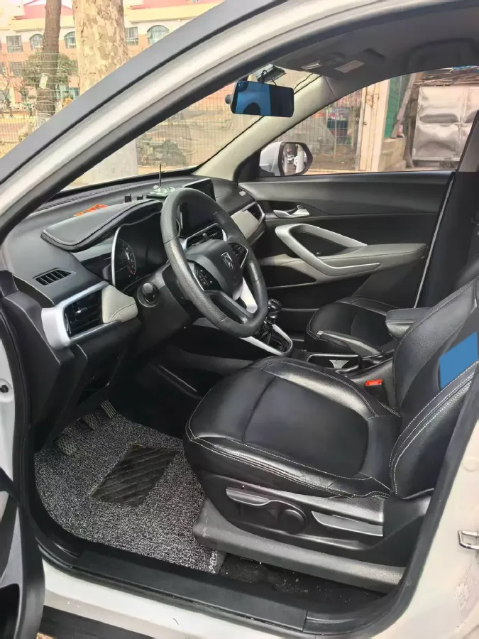 2019 BaoJun 730 1.5L 105HP L4 6MT,autocango,china used car exporter,china ev exporter,chinese used car exporter,chinese used ev exporter