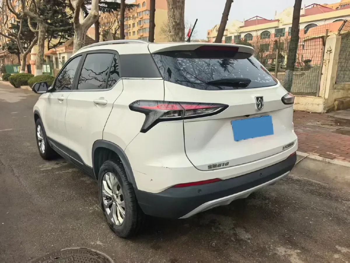 2019 BaoJun 730 1.5L 105HP L4 6MT,autocango,china used car exporter,china ev exporter,chinese used car exporter,chinese used ev exporter