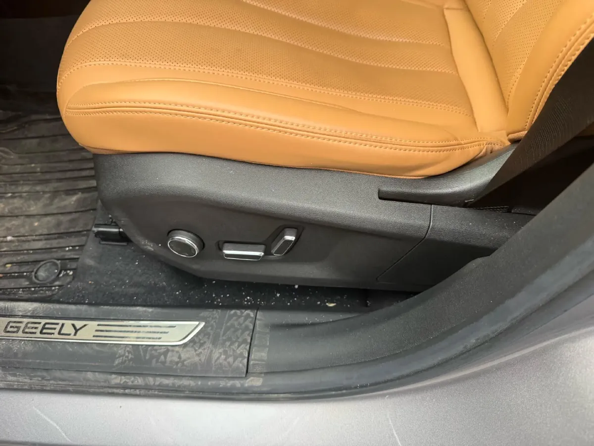 2024 Geely Monjaro 1.5T 163HP L4 3DHT Hybrid,autocango,china used car exporter,china ev exporter,chinese used car exporter,chinese used ev exporter