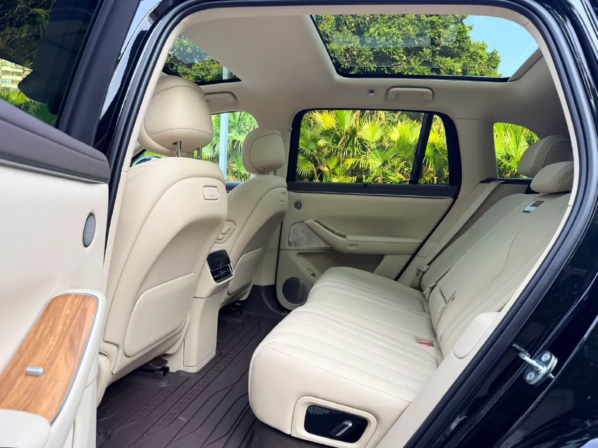 2026 AITO AITO M7 REEV 160HP REEV,autocango,china used car exporter,china ev exporter,chinese used car exporter,chinese used ev exporter