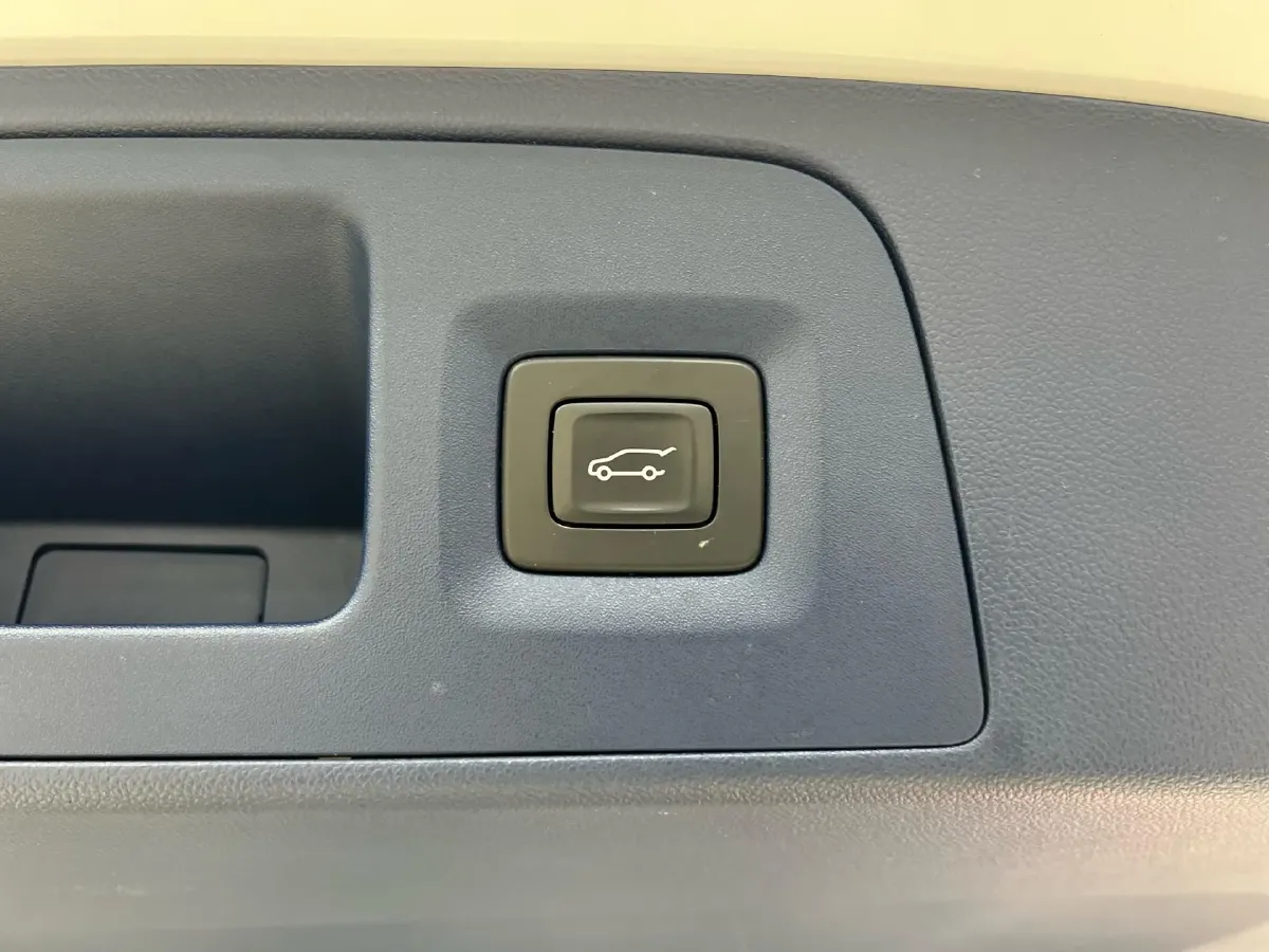 2023 Buick Century 2.0T 237HP L4 9AT,autocango,china used car exporter,china ev exporter,chinese used car exporter,chinese used ev exporter