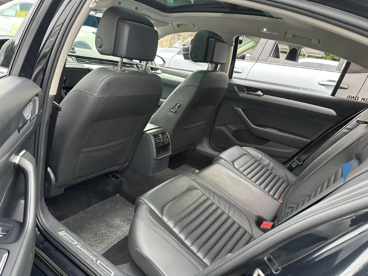 2018 Volkswagen Magotan 1.8T 180HP L4 7DCT,autocango,china used car exporter,china ev exporter,chinese used car exporter,chinese used ev exporter